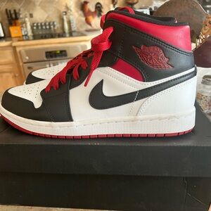 Air Jordan 1 Mid